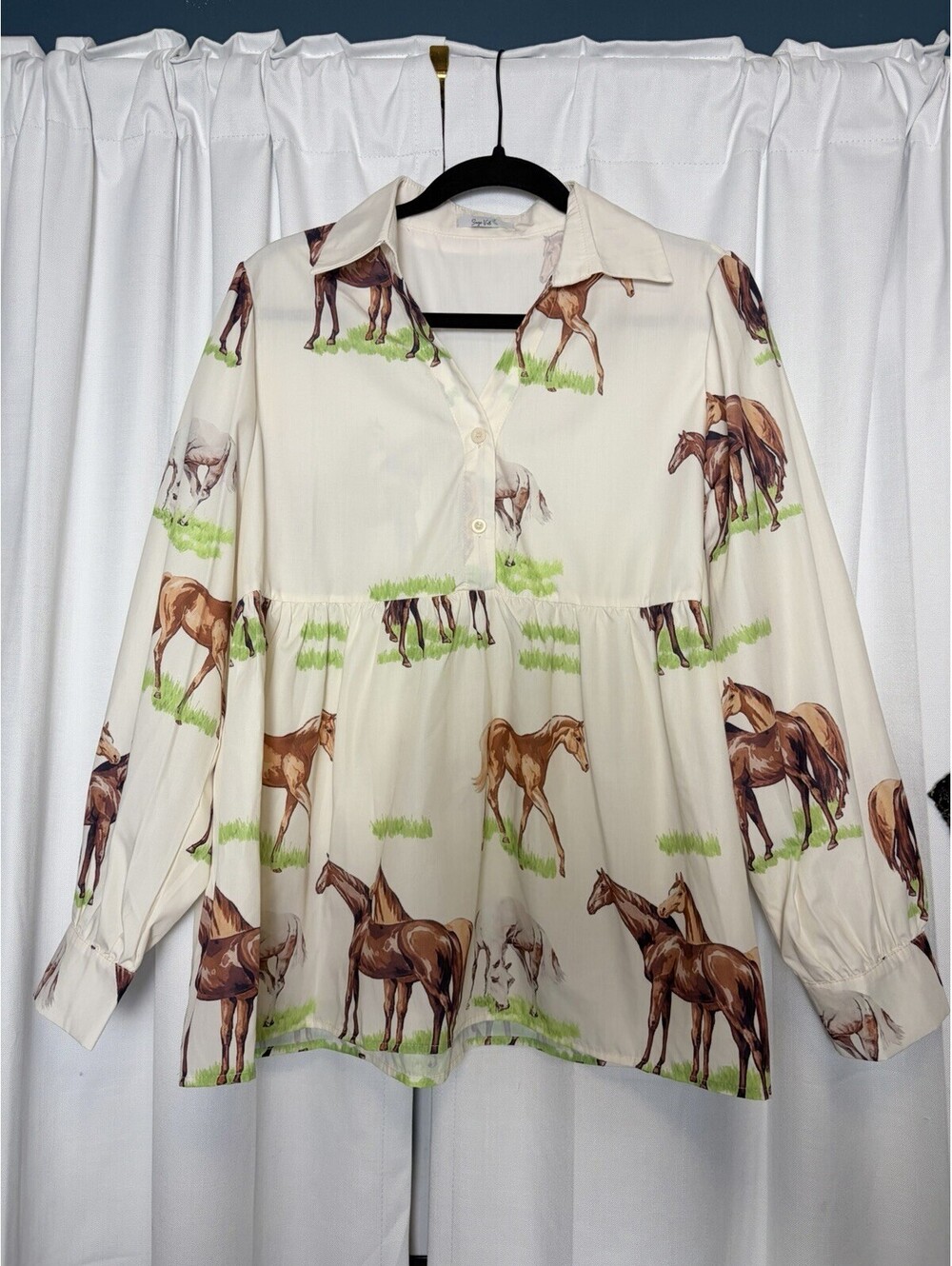 Sage Vell Cream Horse Print Peplum Collared Cotton Blend Blouse. Medium.